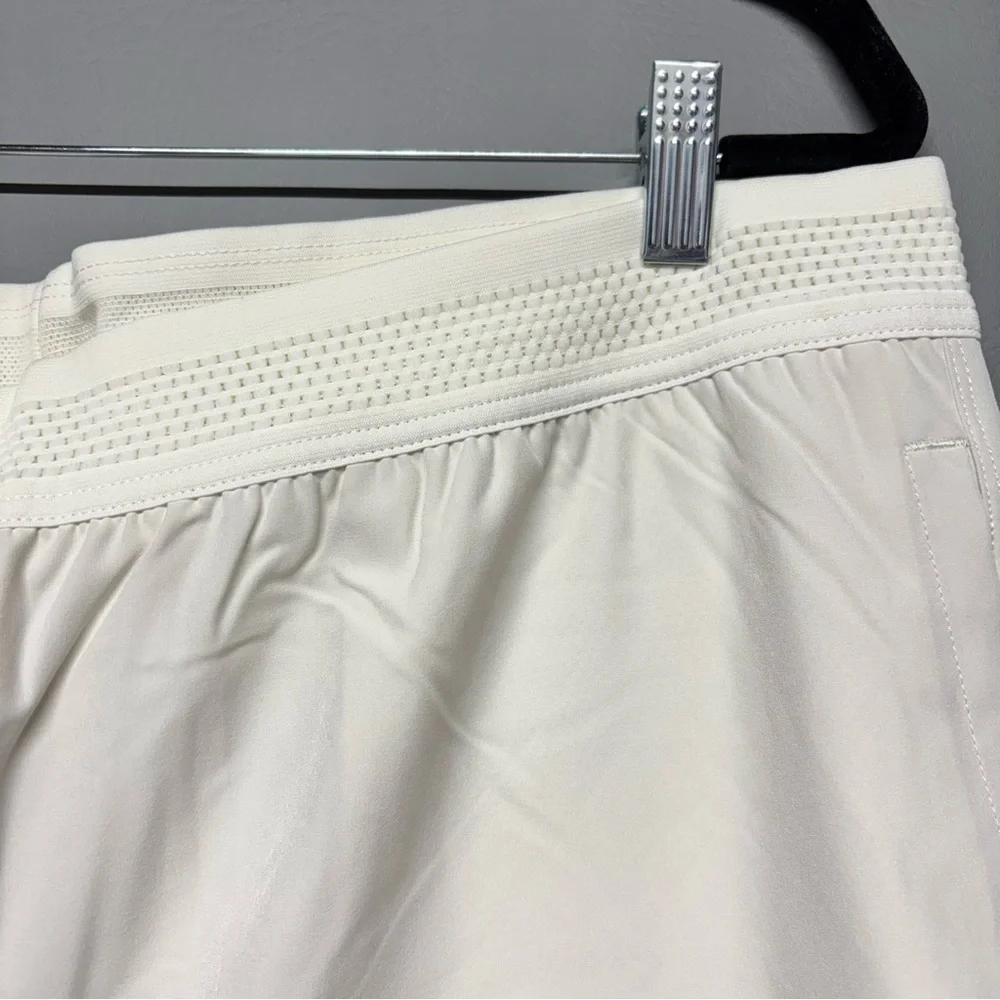 ✨Fabletics The 7” Fundamental Shorts(Lined) Size XL